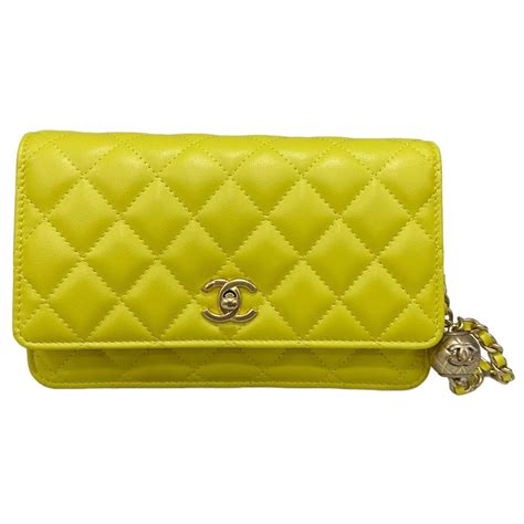 borsa chanel gialla oppure rossa|moda Chanel borse.